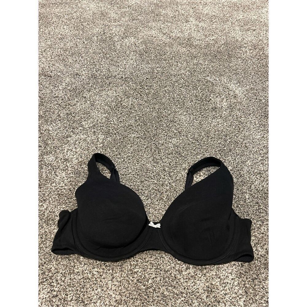 Cacique lightly lined full coverage black bra size 44D. C32-10